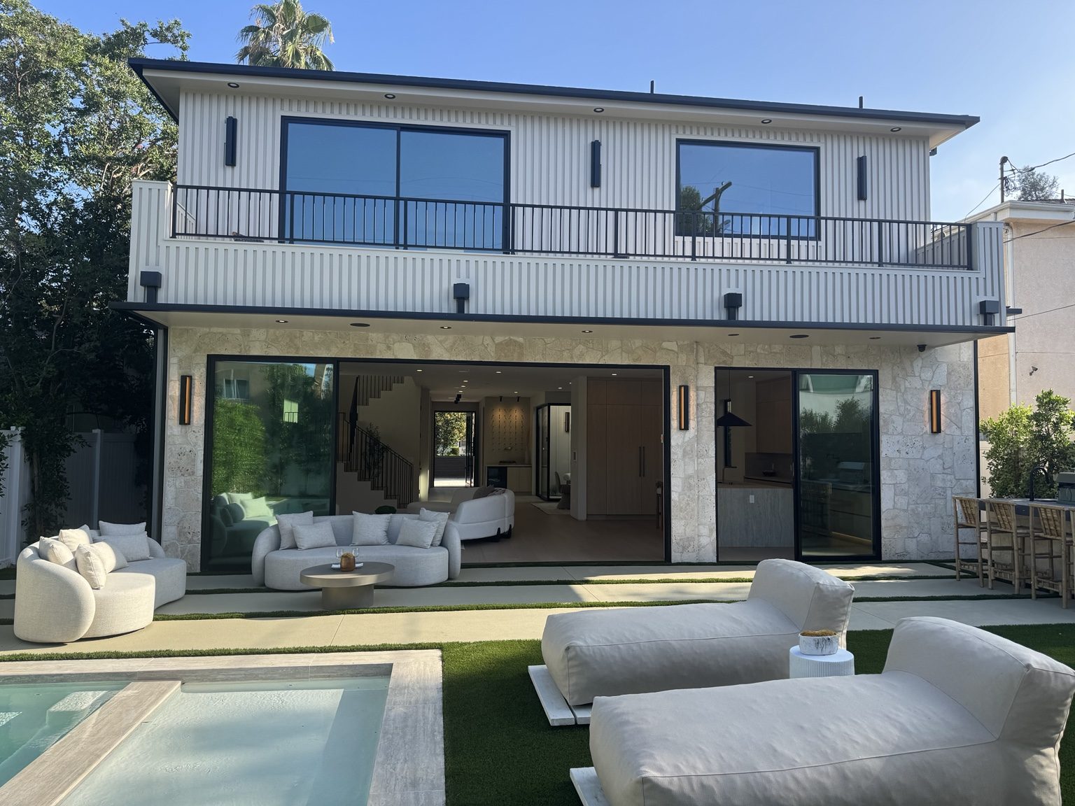 Finished rear elevation and outdoor living by Coastline DC
